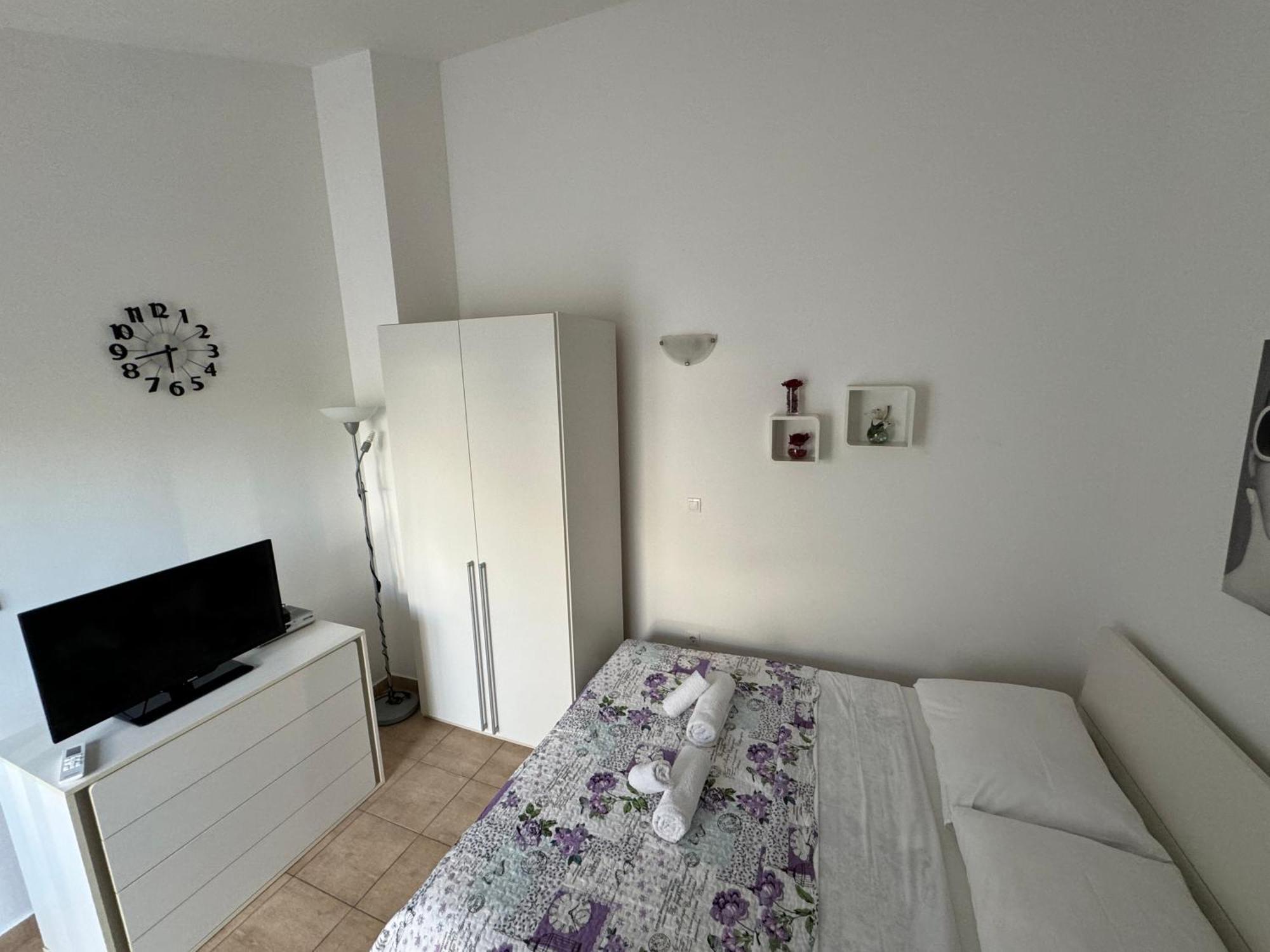 Apartment Nina Starigrad Paklenica Esterno foto
