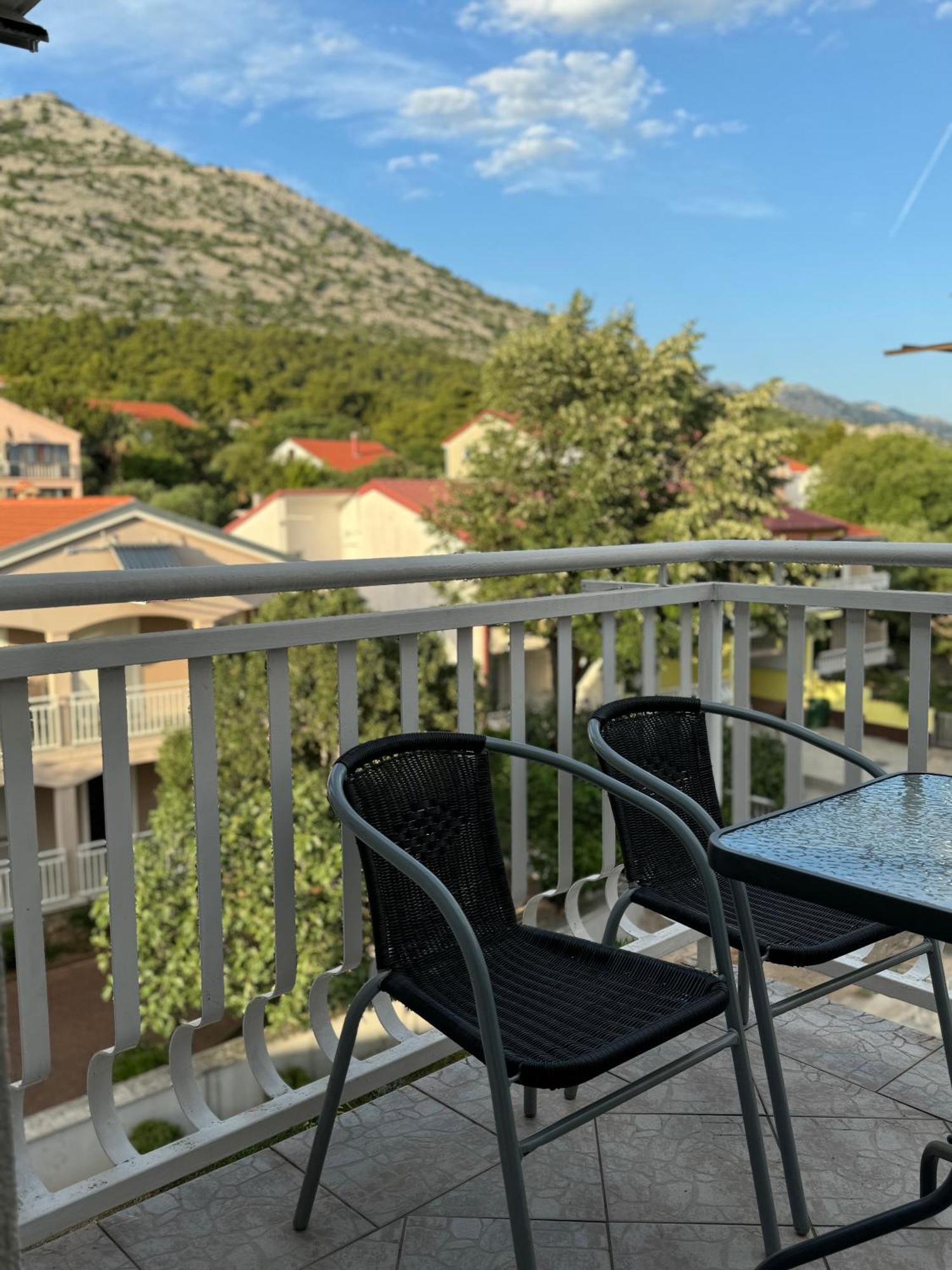 Apartment Nina Starigrad Paklenica Esterno foto